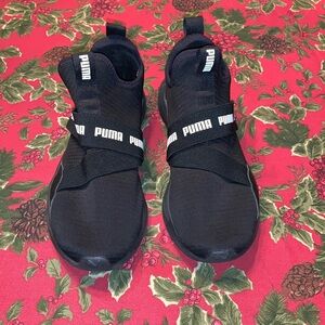 EUC Womens Puma Slip In Shoe Sz 8.5, Black.